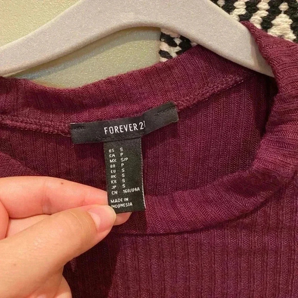 FOREVER 21 BURGUNDY CROP TOP BELL SLEEVES S - Picture 3 of 4